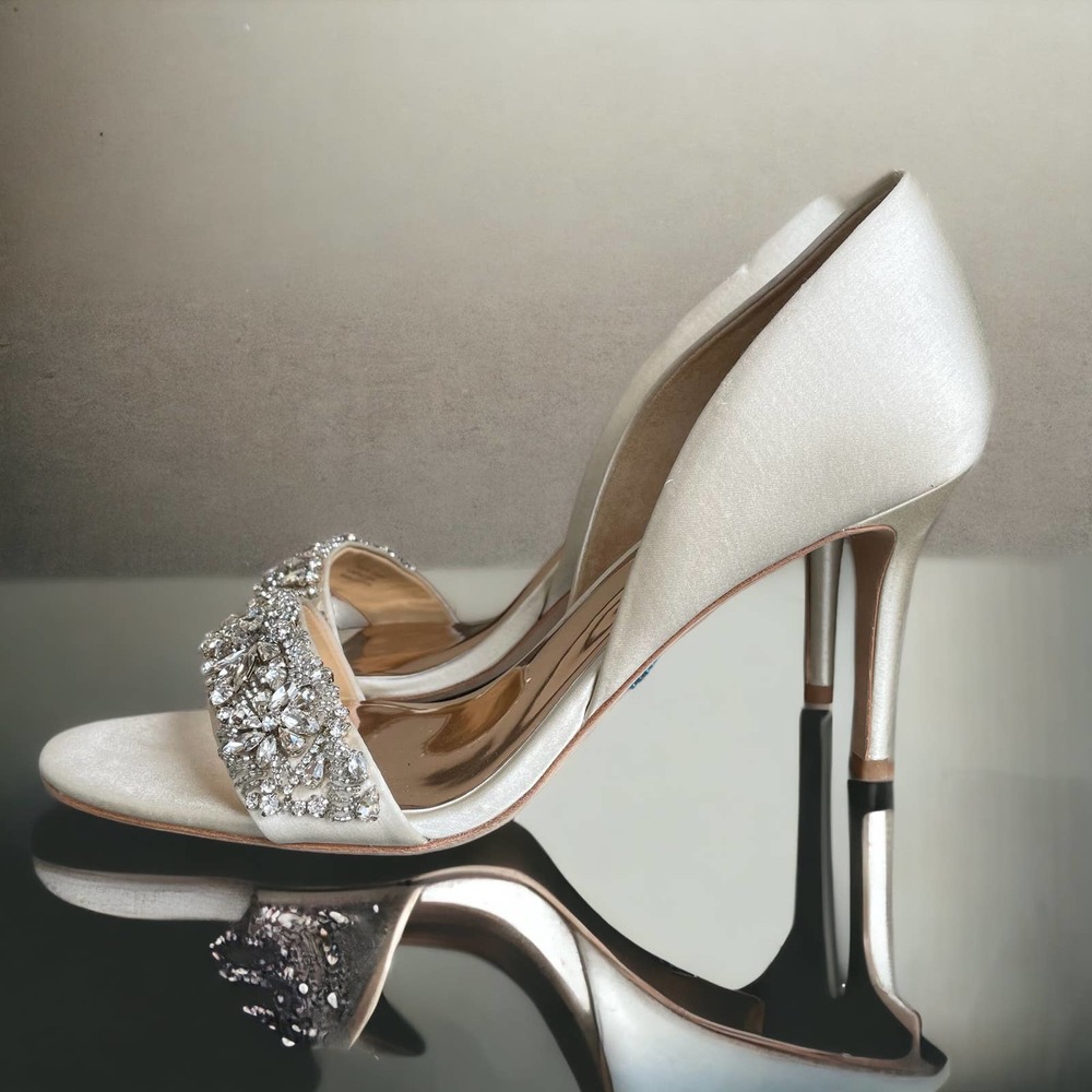 Badgley Mischka Ivory D'Orsay Satin Crystal Bridal Heels Women's Size 10